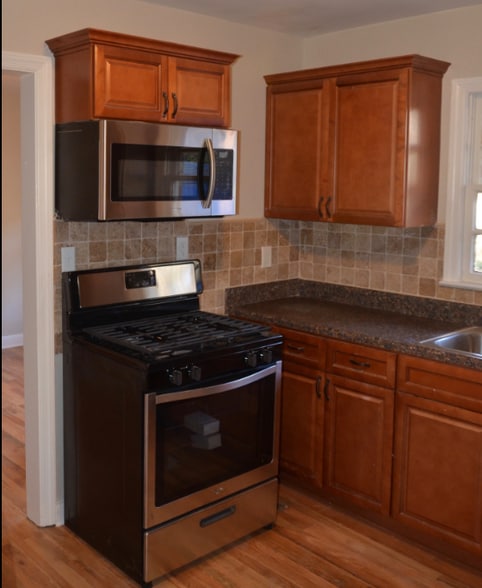 Primary Photo - 3411 Lark Lane