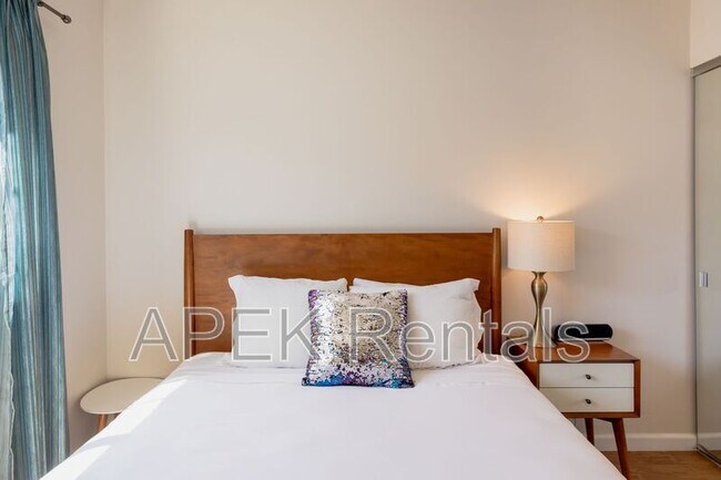 Building Photo - 2415 E Finley Rd