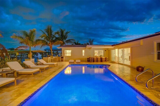 Building Photo - 807 Snug Island