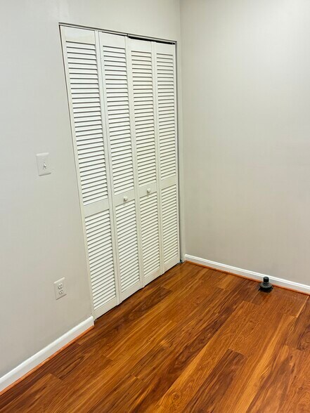 Building Photo - 625 C St NE