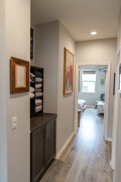 Building Photo - 505 Lark Way