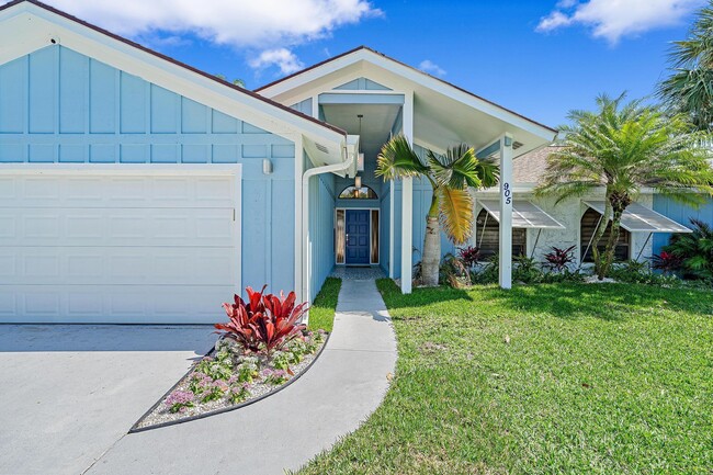 Building Photo - 905 Sandy Oaks Dr