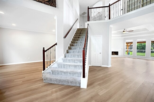 Building Photo - 13707 Elm Shores Dr