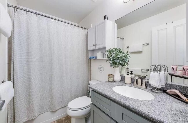 Building Photo - 91-1253-1253 Kamaaha Ave