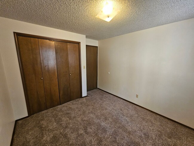 Building Photo - 66955 End Rd