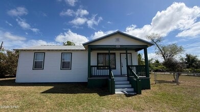 Building Photo - 300 N James Ave