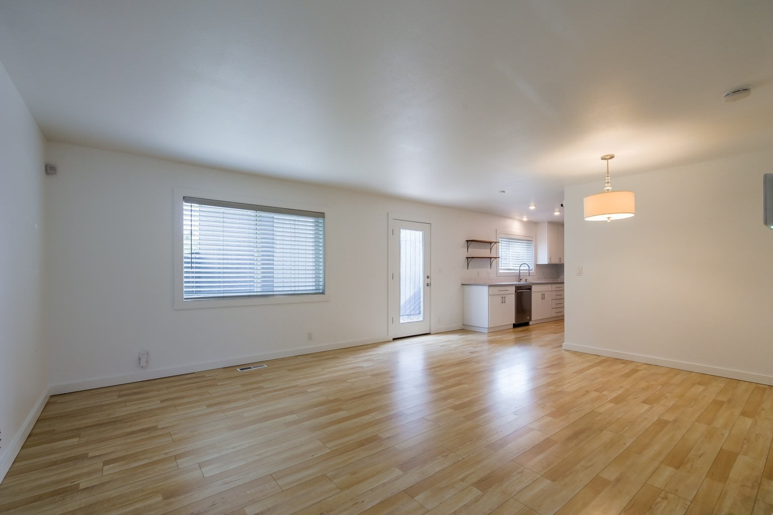 Building Photo - 6235 SE Clatsop St