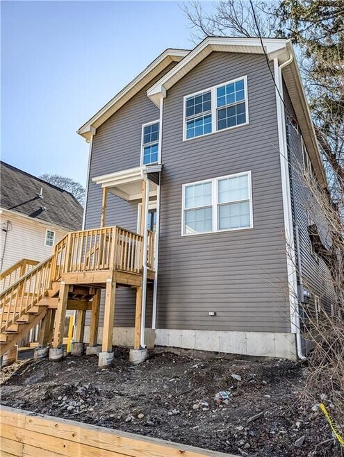 Building Photo - 28 Julian St