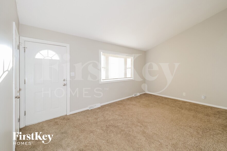 Building Photo - 7912 NE 54th St