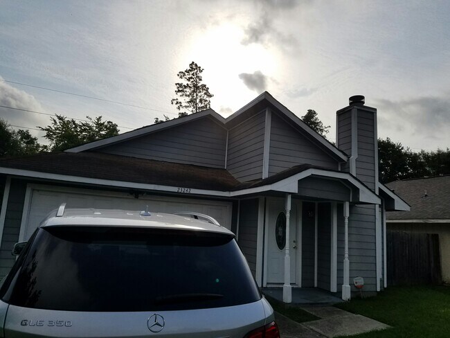 FRONT VIEW - 23242 Pebworth Pl