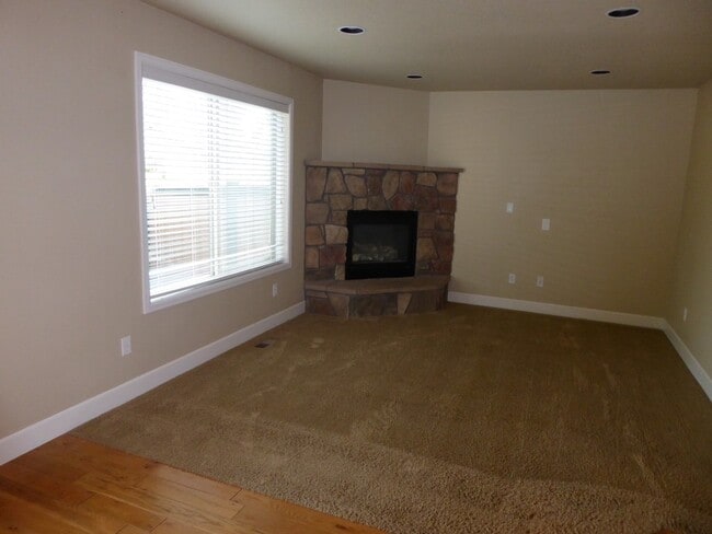 Building Photo - 20254 Ellie Ln