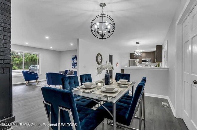 Building Photo - 821 Bay Ave