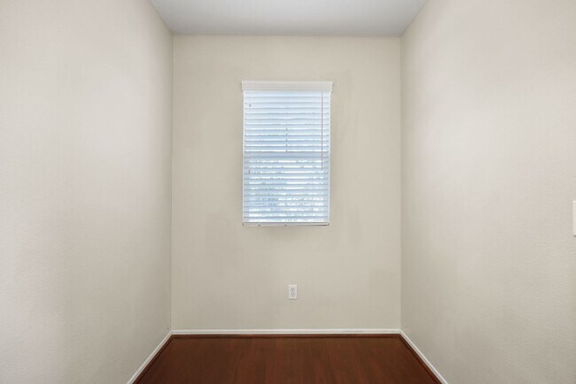 Building Photo - 39908 Millbrook Way