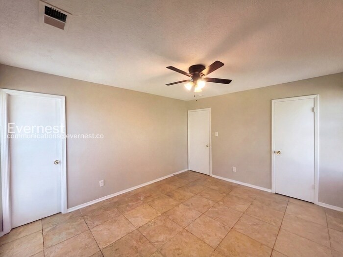 Building Photo - 6585 Fairwood Cove