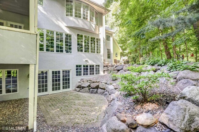 Building Photo - 14888 Pondview Cir