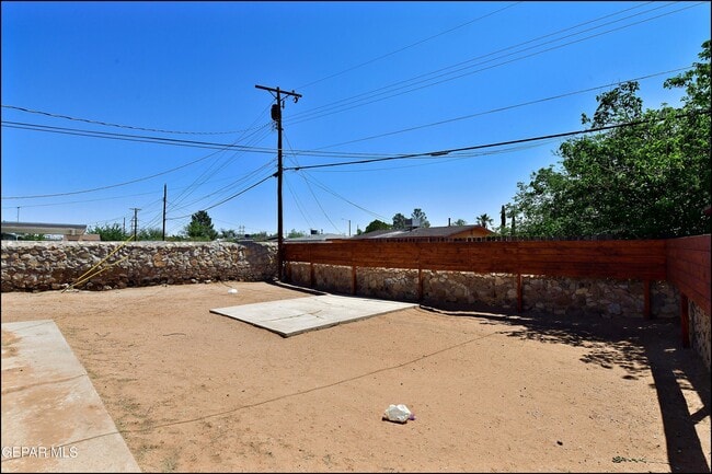 Building Photo - 10324 Newport Dr