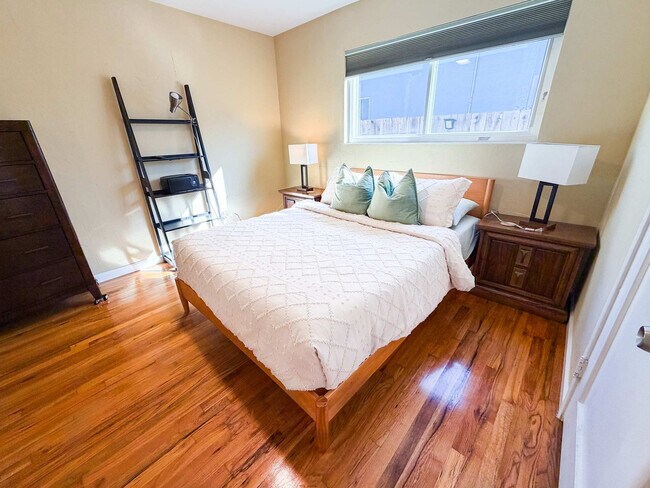 Building Photo - 16018 Windsor Dr