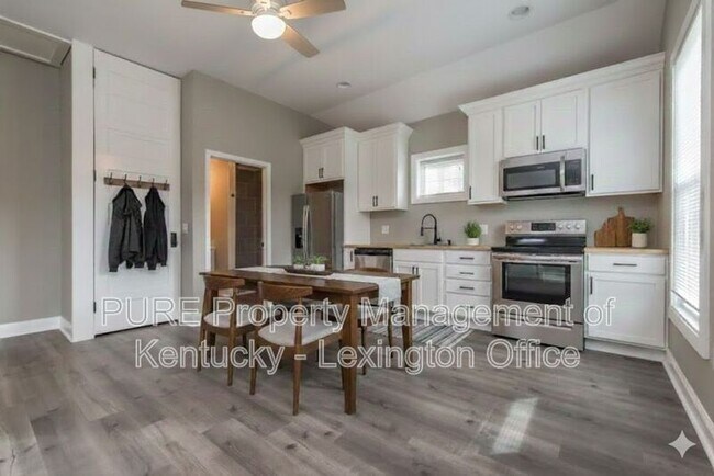 Building Photo - 103 Moberly Ave