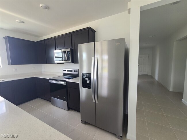 Building Photo - 1023 Caloosa Breeze Dr