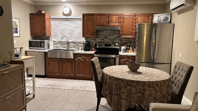 Building Photo - 1373 Idaho St