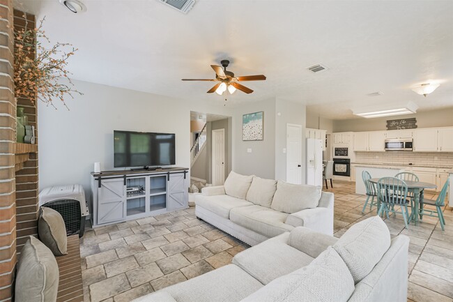 Building Photo - 20422 Maple Meadows Ct