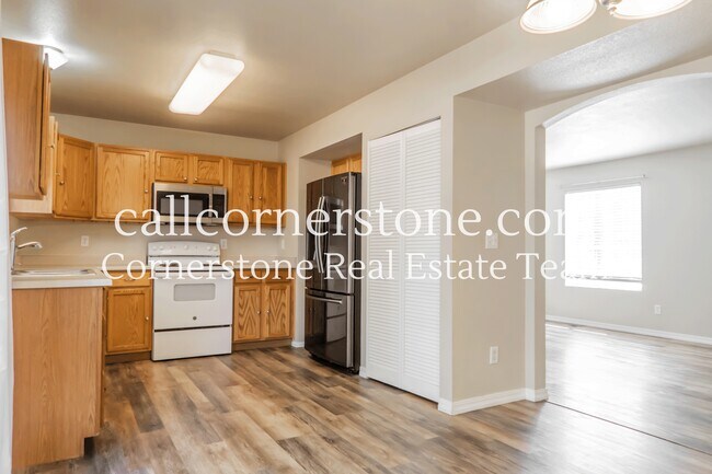Building Photo - 424 Kitfield View