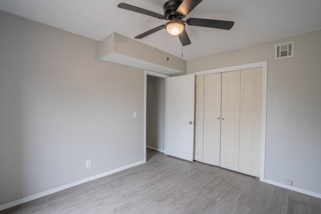 Building Photo - Gorgeous 3 Bedroom Remodel, BA Schools!