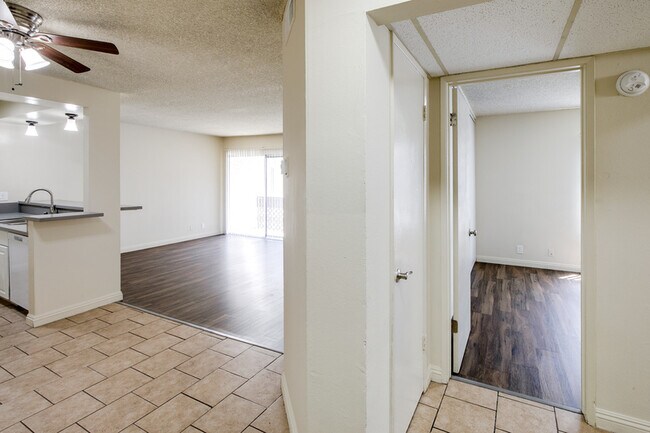 Building Photo - 451 S Harvard Blvd