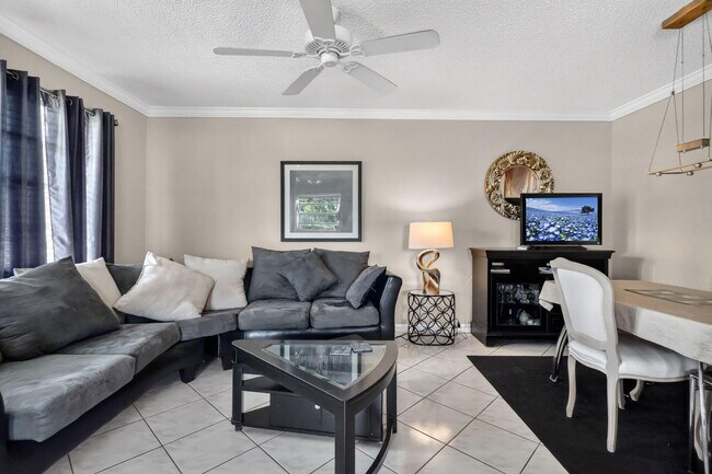 Building Photo - 48 Burgundy Ave