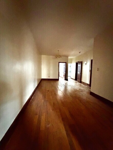 Building Photo - 292 Rogers Ave