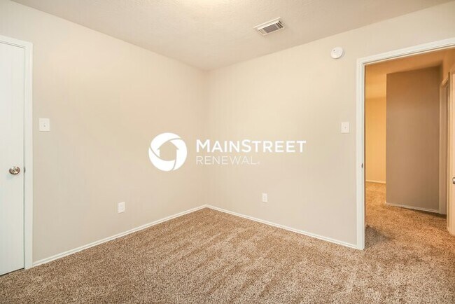 Building Photo - 4 Bedroom Pet-Friendly Home in Houston, TX with Main Street Renewal