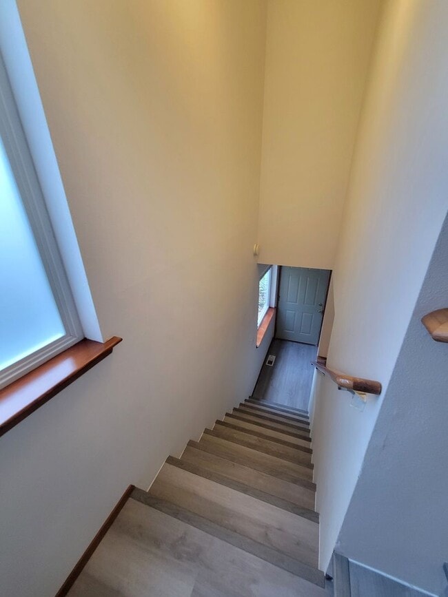 Building Photo - 2804 Pine Rd NE