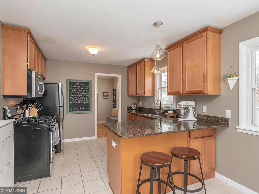 Building Photo - 7444 Vincent Ave S