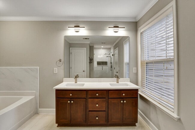 Building Photo - 2849 Jordan Oaks Ln