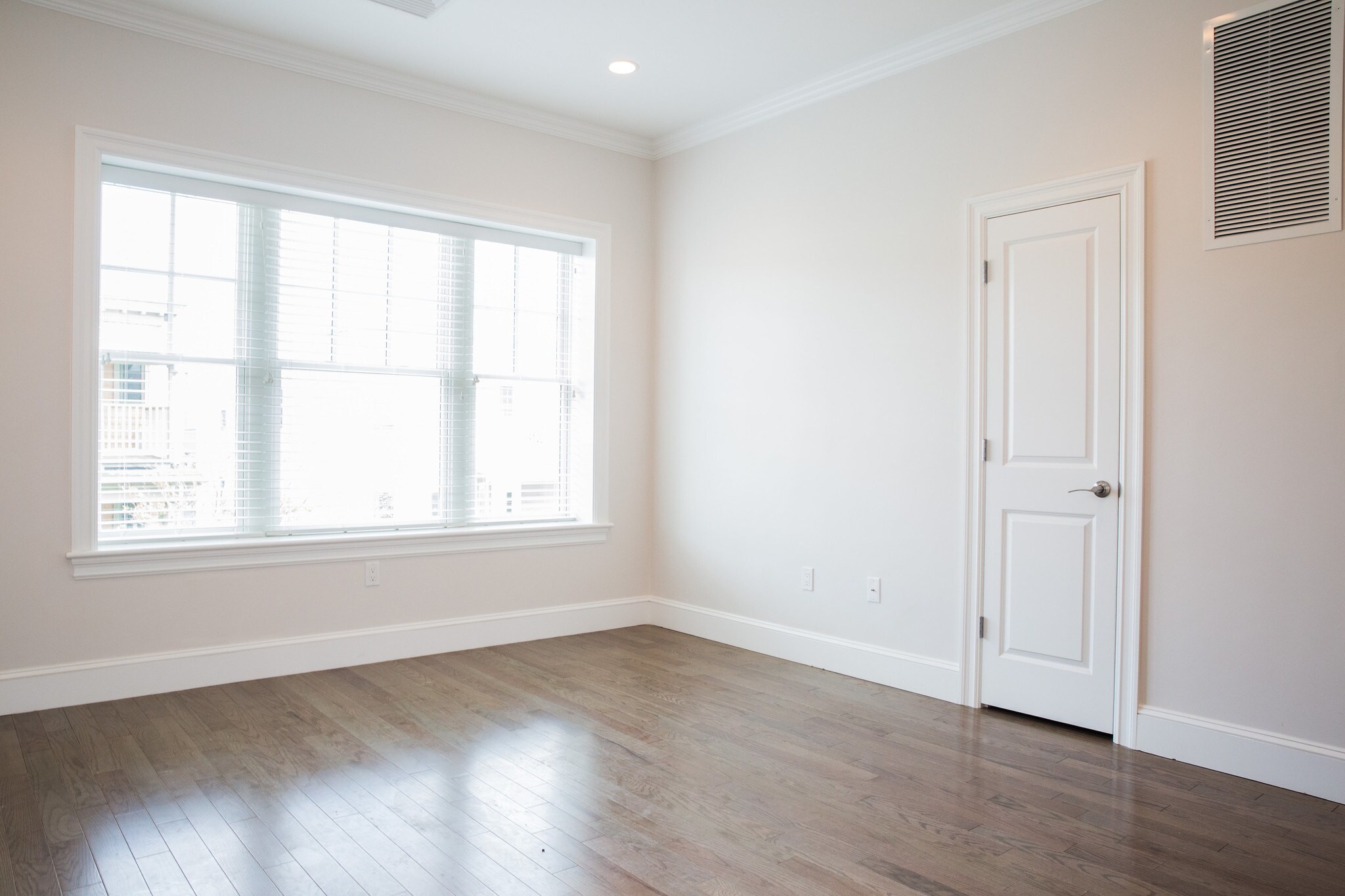 Building Photo - 12 Harvard Terrace