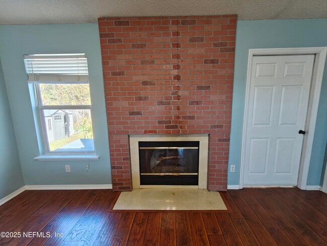 Building Photo - 8971 Rockpond Meadows Dr