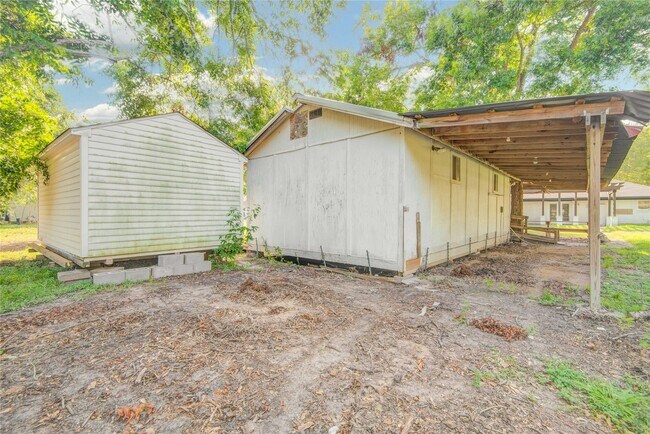 Building Photo - 25203 Lakeview Rd