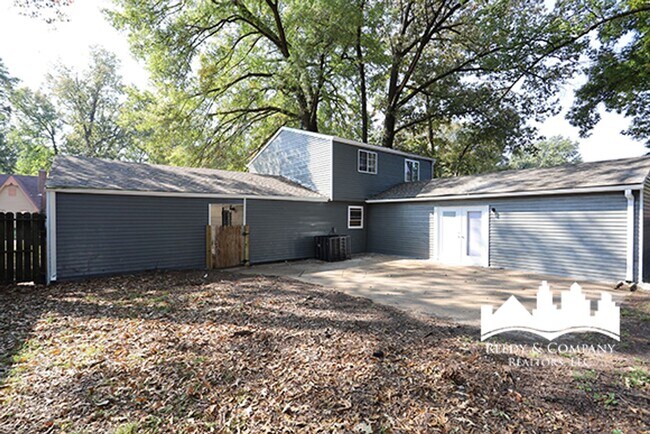 Building Photo - 4400 Spring Harbor Dr
