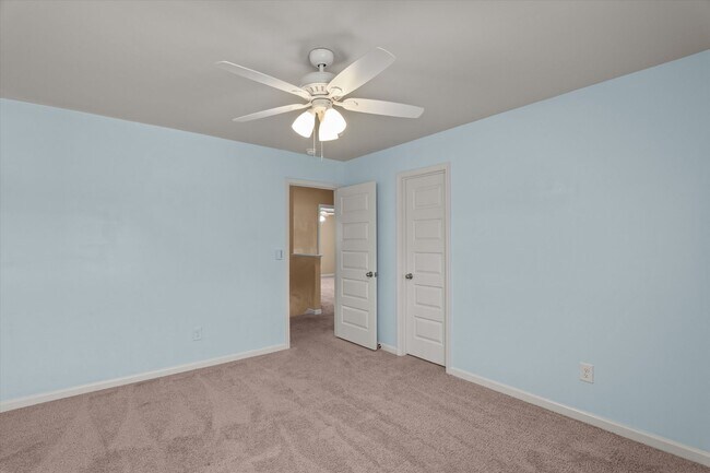 Building Photo - Great 5 Bedroom Home in Evans