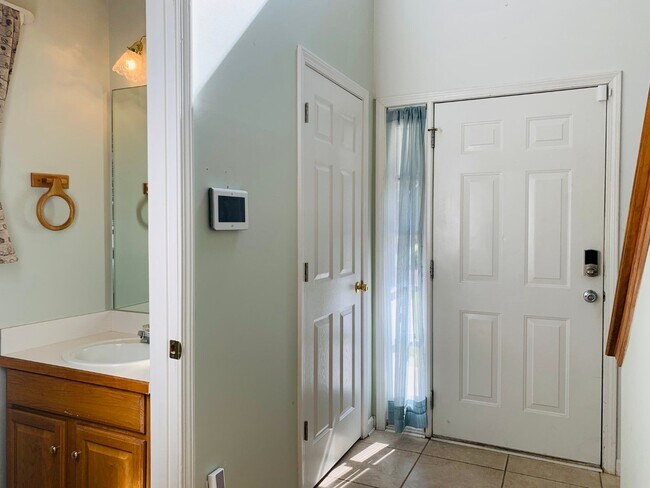 Building Photo - Great location! Lawncare/water is included...