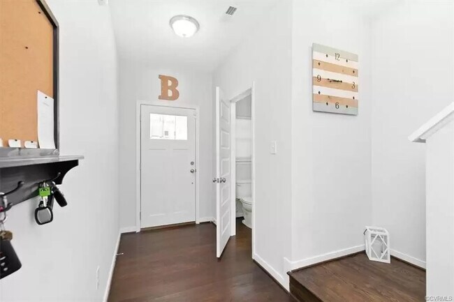 Building Photo - 8088 Bisbrooke Ct