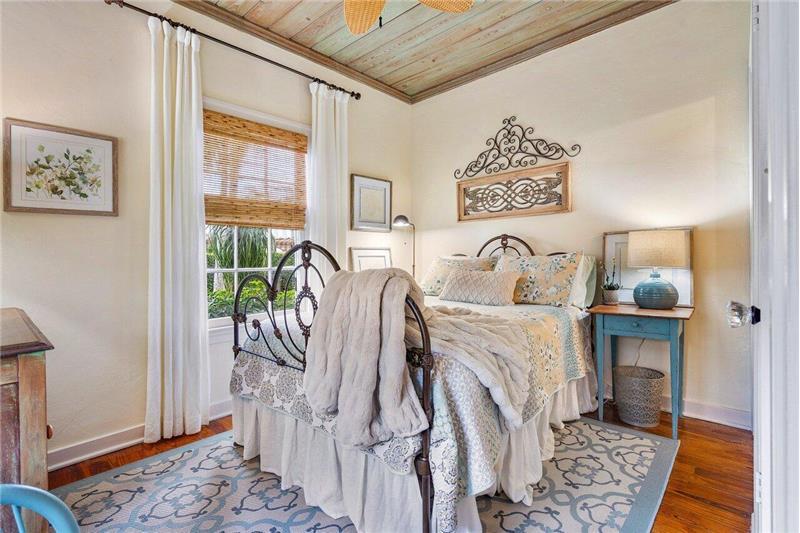 Building Photo - 521 N Swinton Ave