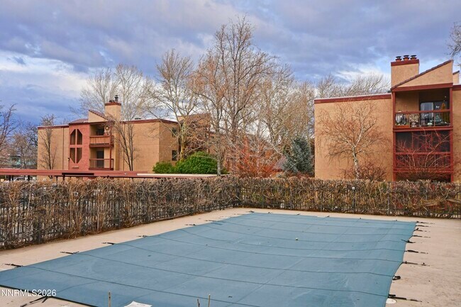 Building Photo - 2955 Lakeside Dr