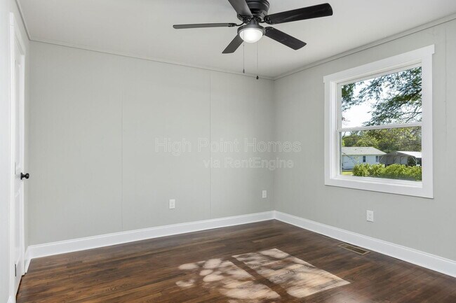 Building Photo - 1201 E 32nd St