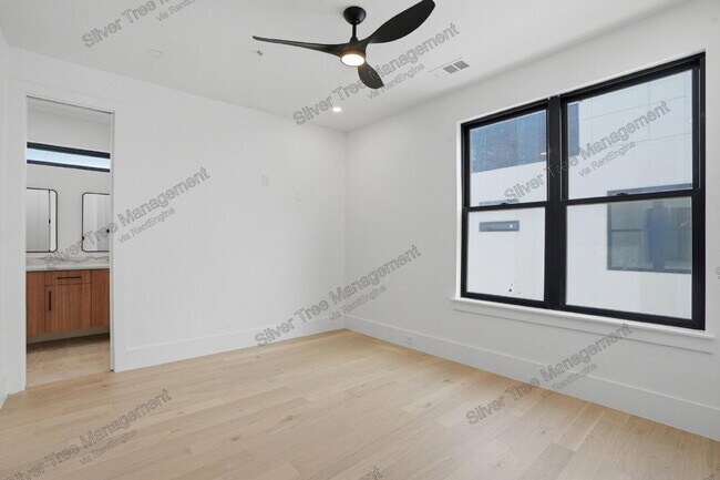 Building Photo - 4526 Cabell Dr