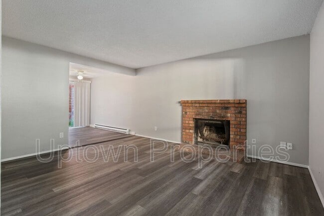 Building Photo - 8315 SE 17th Ave