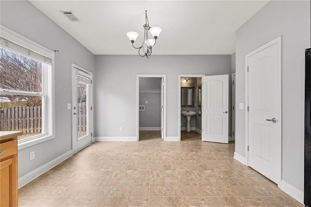 Building Photo - 4072 Creekrun Cir