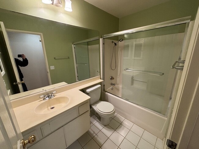 Building Photo - Charming one story home in Mission Village Gated Community