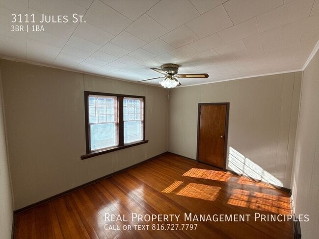 Building Photo - 3111 Jules St