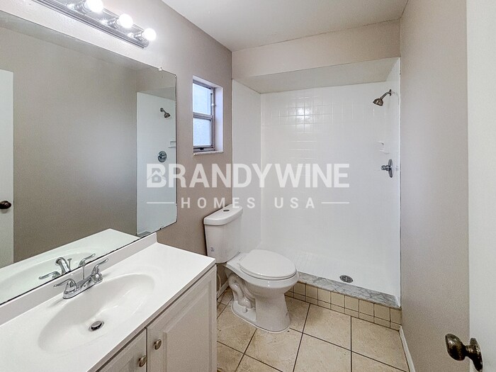 Building Photo - 11206 Fiddlewood Dr